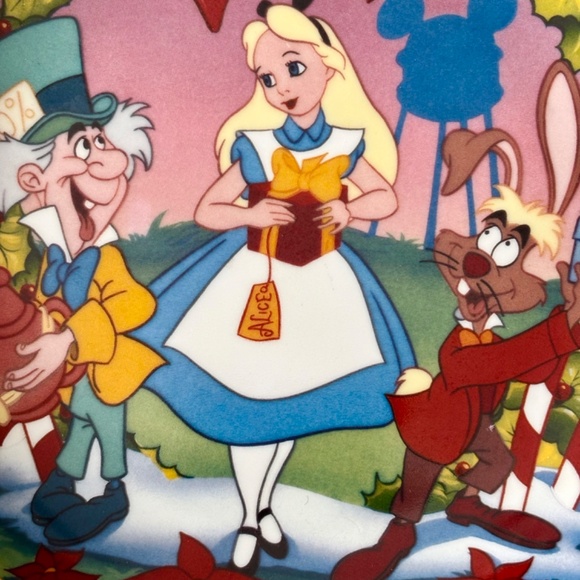 * Disney Vintage Christmas Collection 1996 ALICE IN WONDERLAND Collectible Plate - Picture 2 of 5